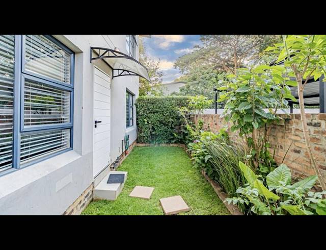 3 BEDROOM APARTMENT FOR SALE IN MENLO PARK